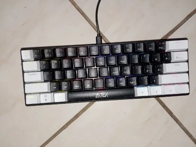 Teclado 60% preto e branco - Foto 2