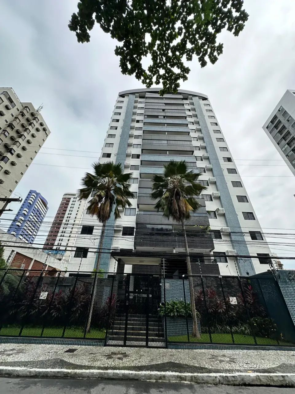 4 QUARTOS / 2 SUÍTES - 150M2 ÚTIL