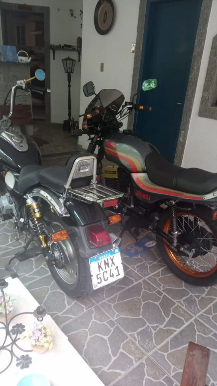 Moto preta  - Foto 3