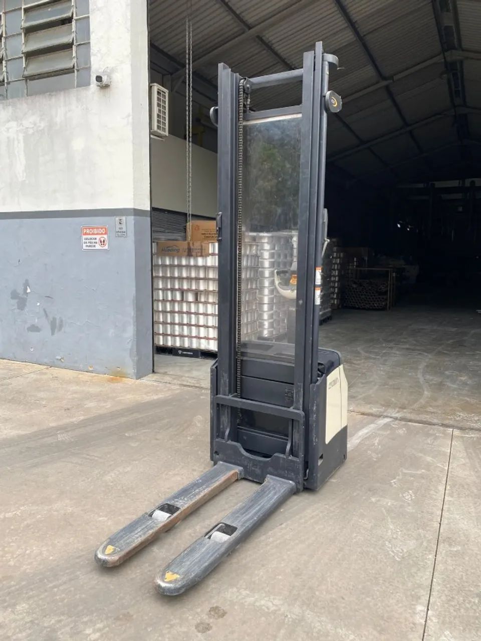 Empilhadeira patolada elétrica - ES 4000 - Foto 4