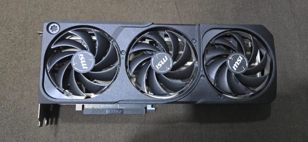 Placa de Vídeo MSI GeForce RTX 5070 Shadow 3X OC 12GB GDDR7 - Foto 4