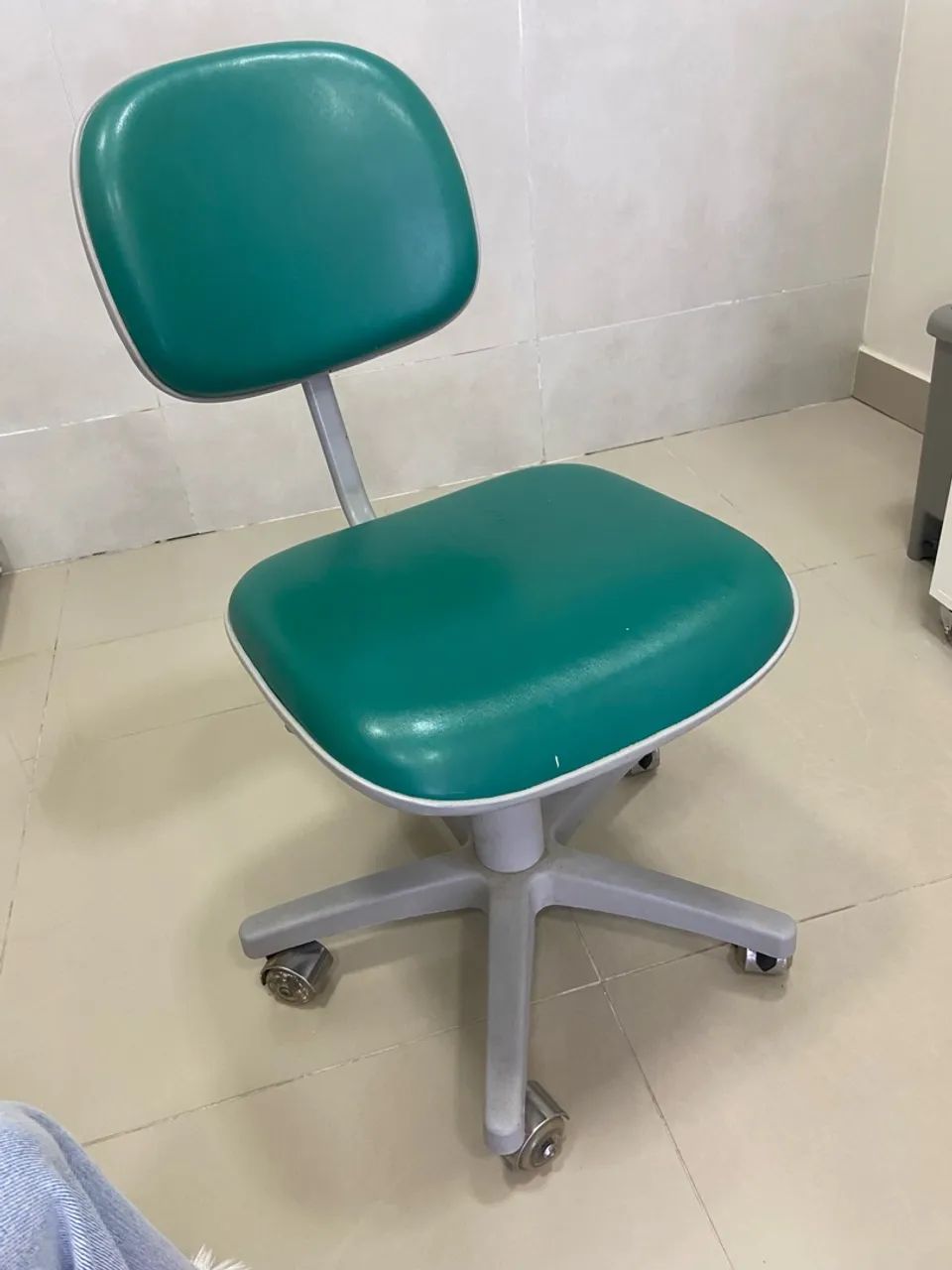 Cadeira Odontológica Gnatus + Mocho. - Foto 3