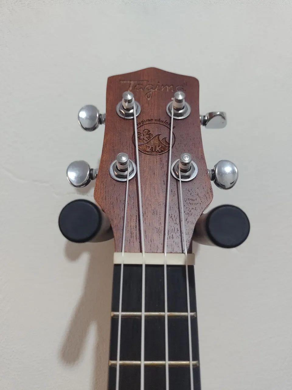 Vendo ukulele Tagima  - Foto 3