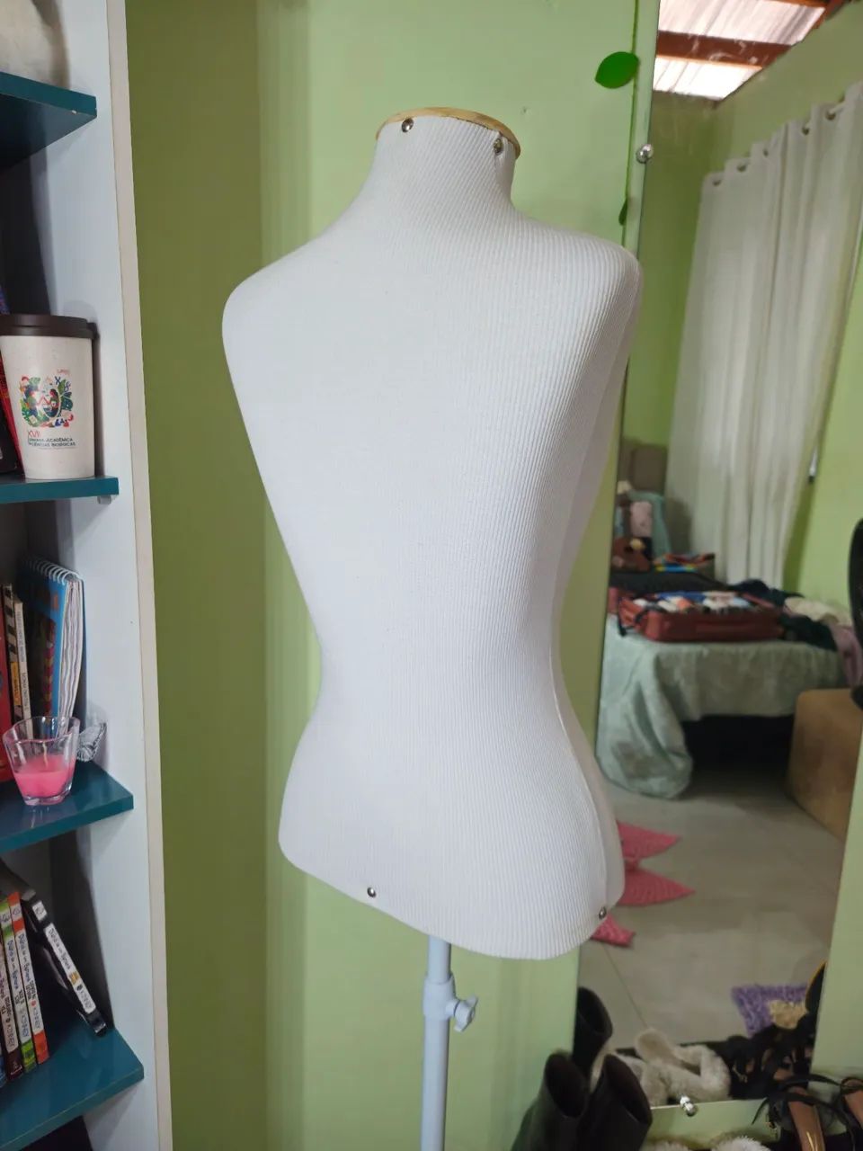 Manequim/Busto Feminino Tamanho 38 + Pedestal - Foto 2