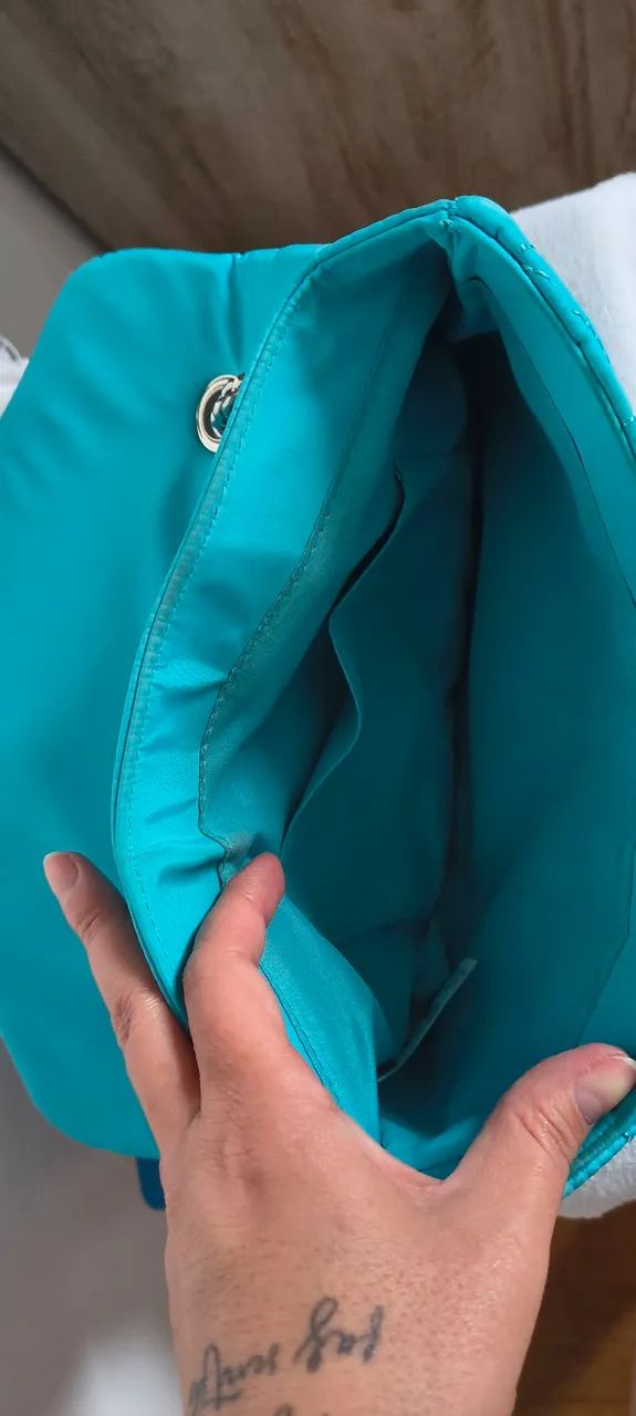 Bolsa azul de ombro - alça prata  - Foto 3
