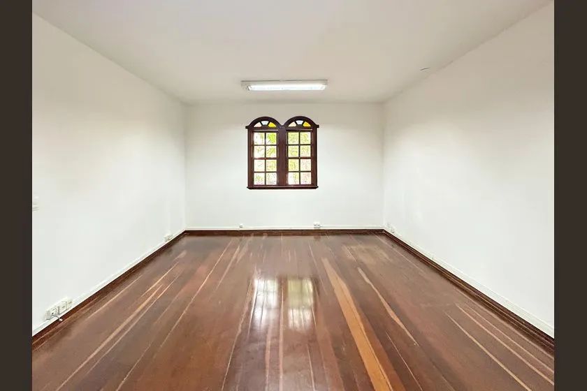 Casa à Venda - São José, 6 Quartos, 420 m2