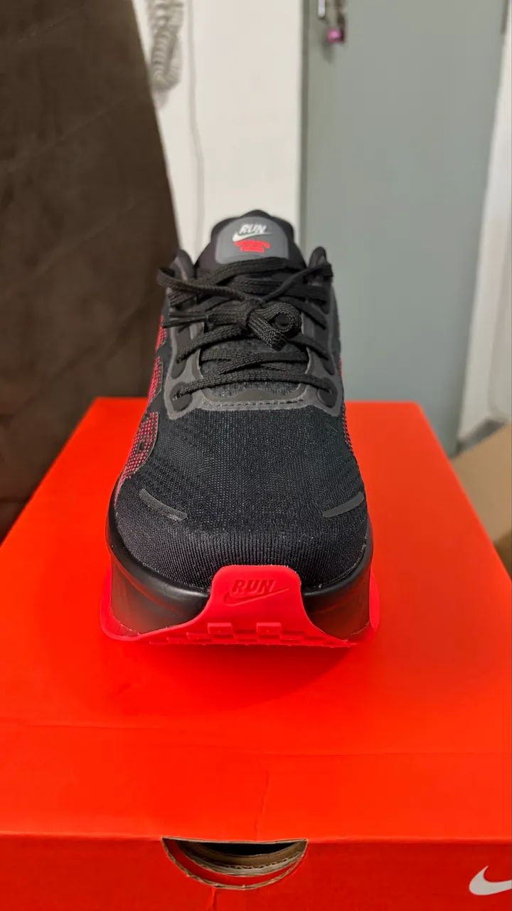 Tênis Nike Vomero Premium Bright Crimson - Foto 4