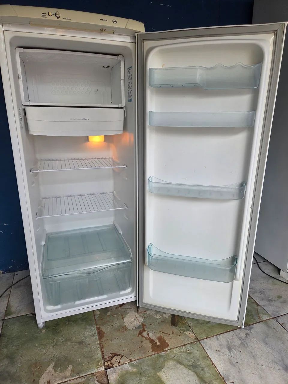 Vendo geladeira Electrolux  - Foto 2