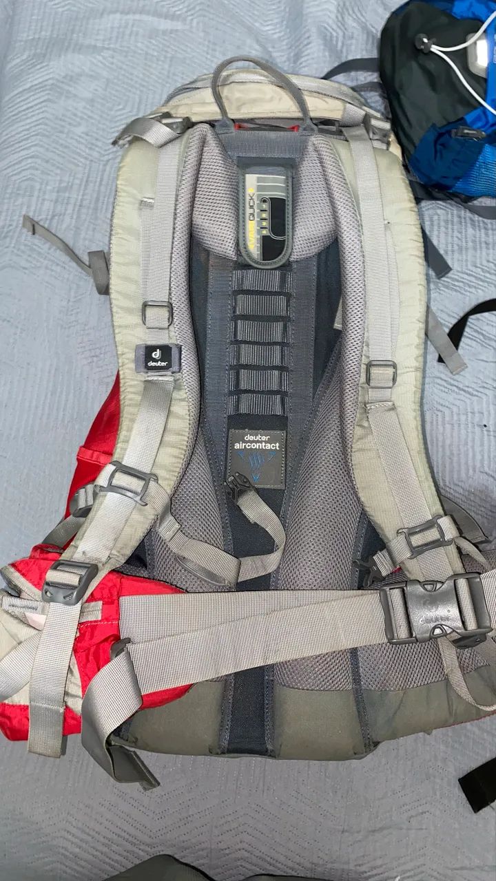 Mochila Deuter Act Lite 50+10 - Foto 2