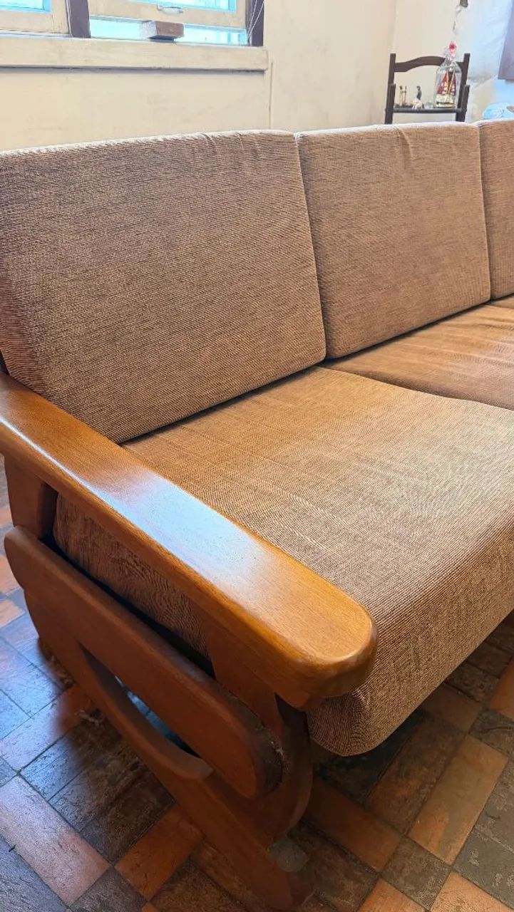 Sofá 2 metros maciço 