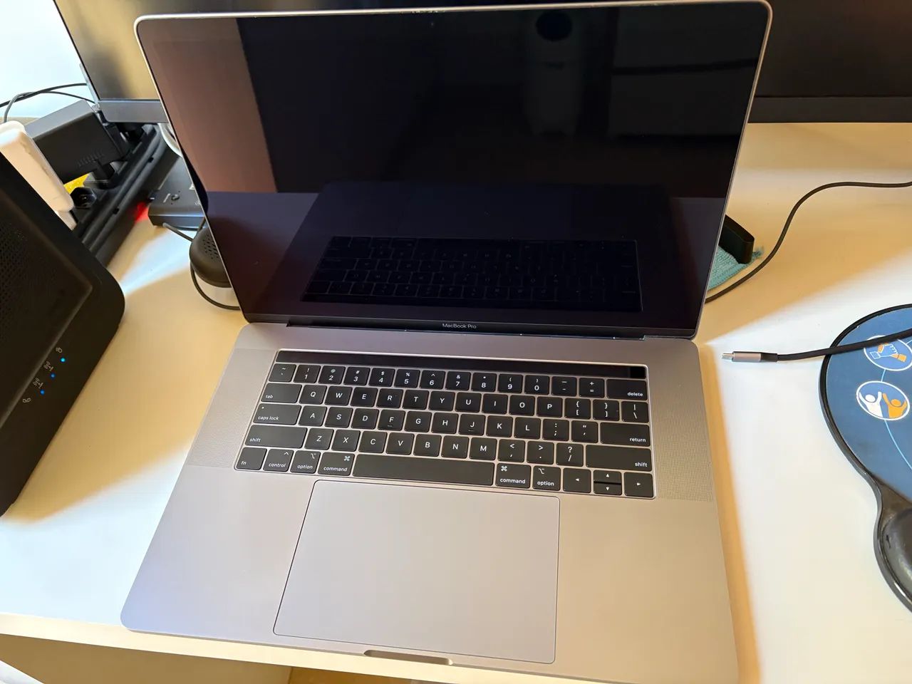 MacBook Pro 15 Retina 2019 i7 32GB 512 SSD Radeon Pro 560X