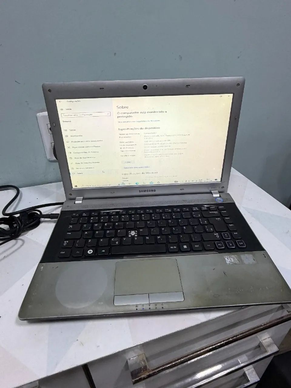 Notebook Samsung RV411 AMD Radeon 4GB RAM HD 300GB com Teclado Externo -  - Foto 4