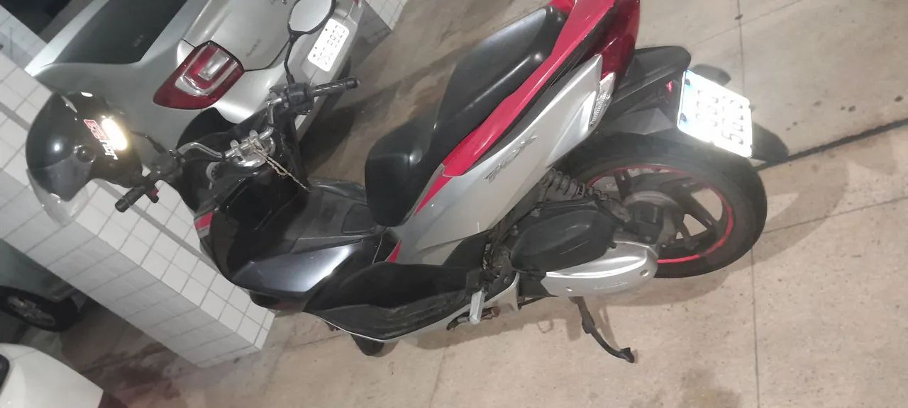 Vendo PCX bem novinha - Foto 3