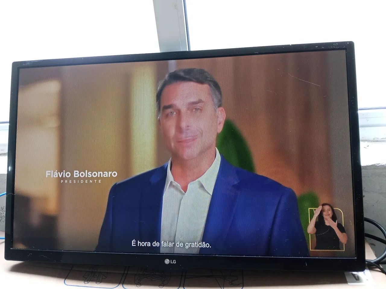 Tv LG 28 polegadas com conversor integrado  - Foto 5