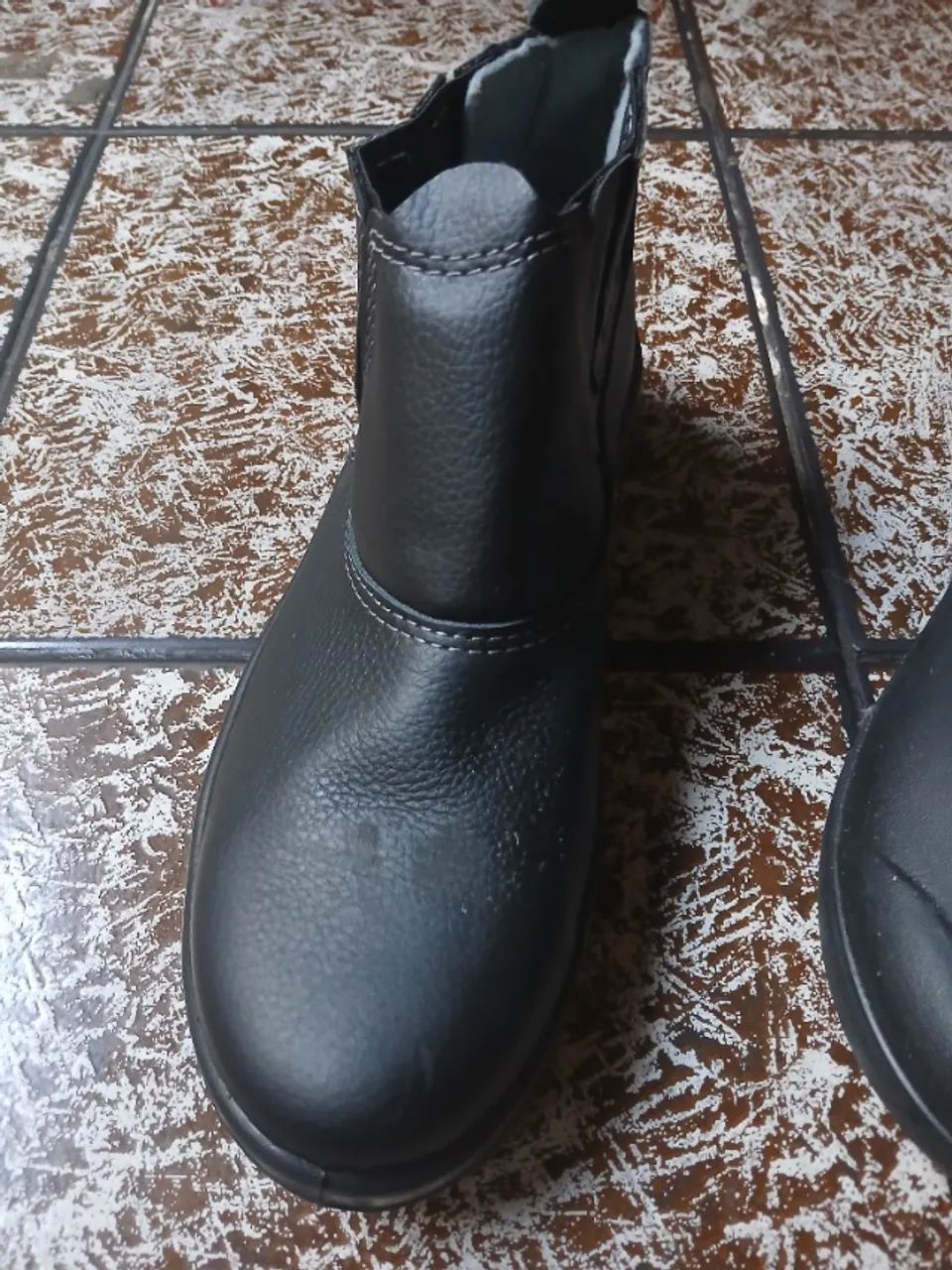Duas botas novas tamanhos 38 e 40 - Foto 4