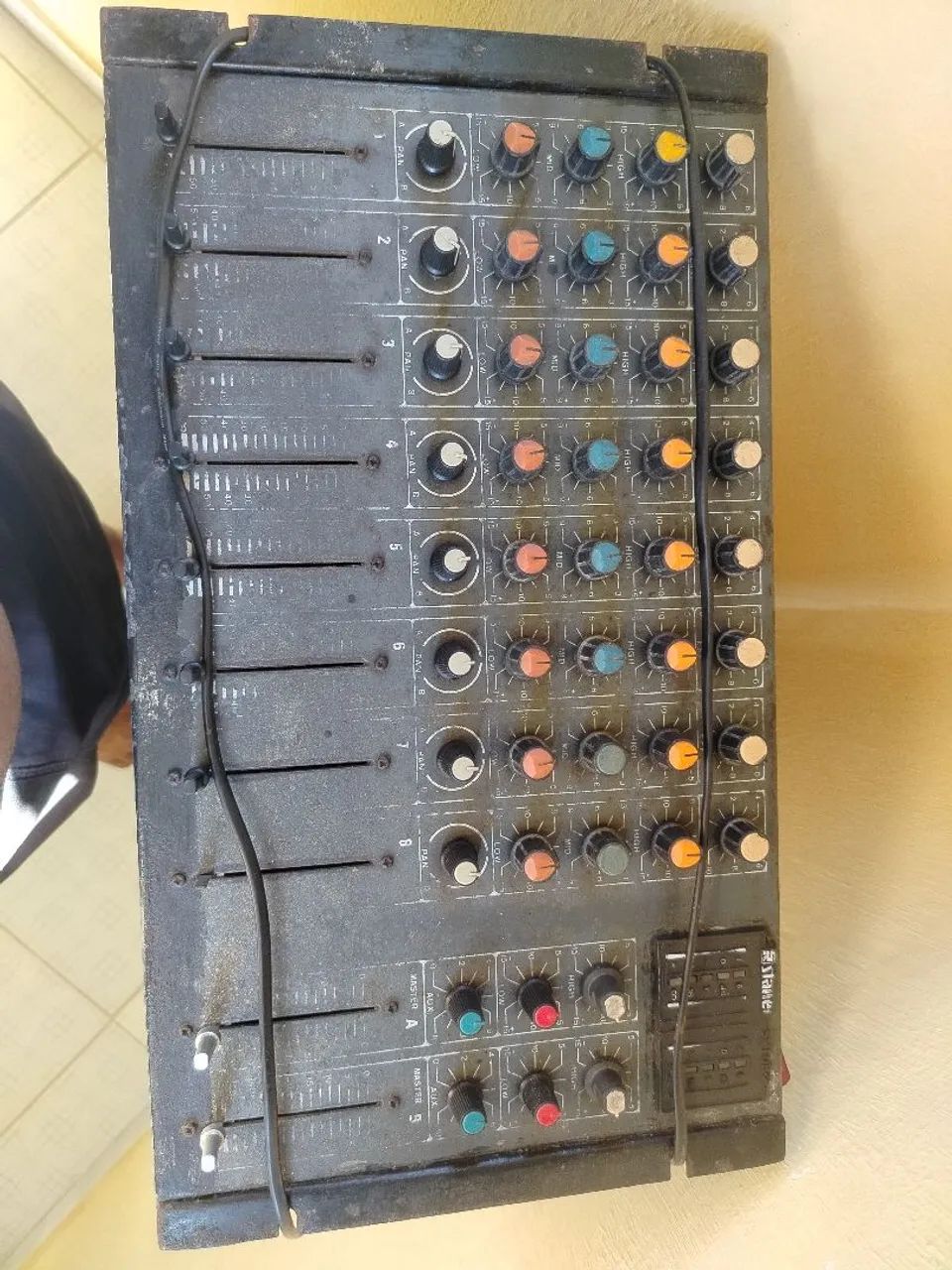 Mesa de som 8 canais 
