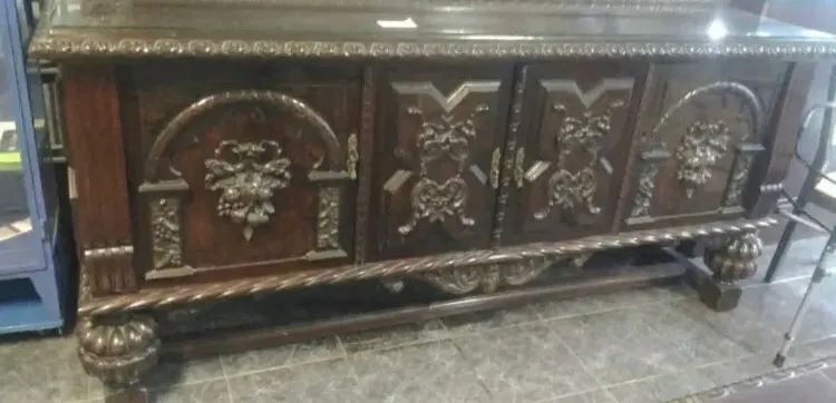 Conjunto de Sala de Jantar Colonial - Bufê, mesa, cadeira de Couro - Foto 3