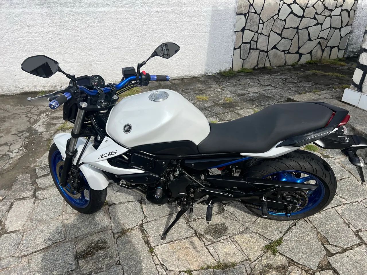 XJ6 2012 
