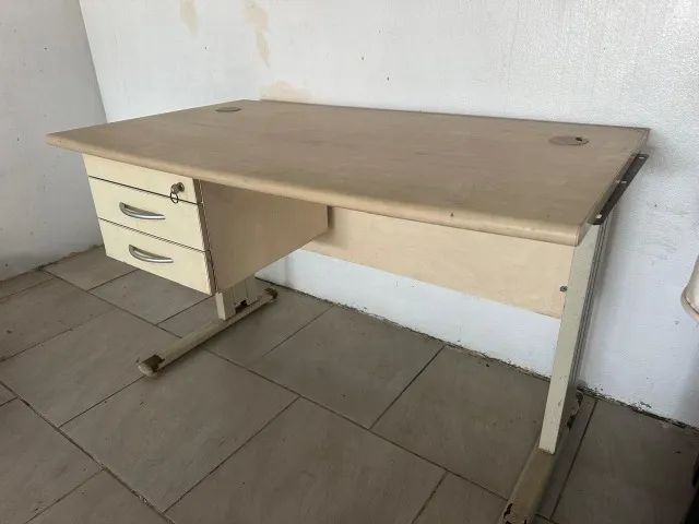 Mesa de Escritório em MDF e Metal (Com Chave) - Foto 3