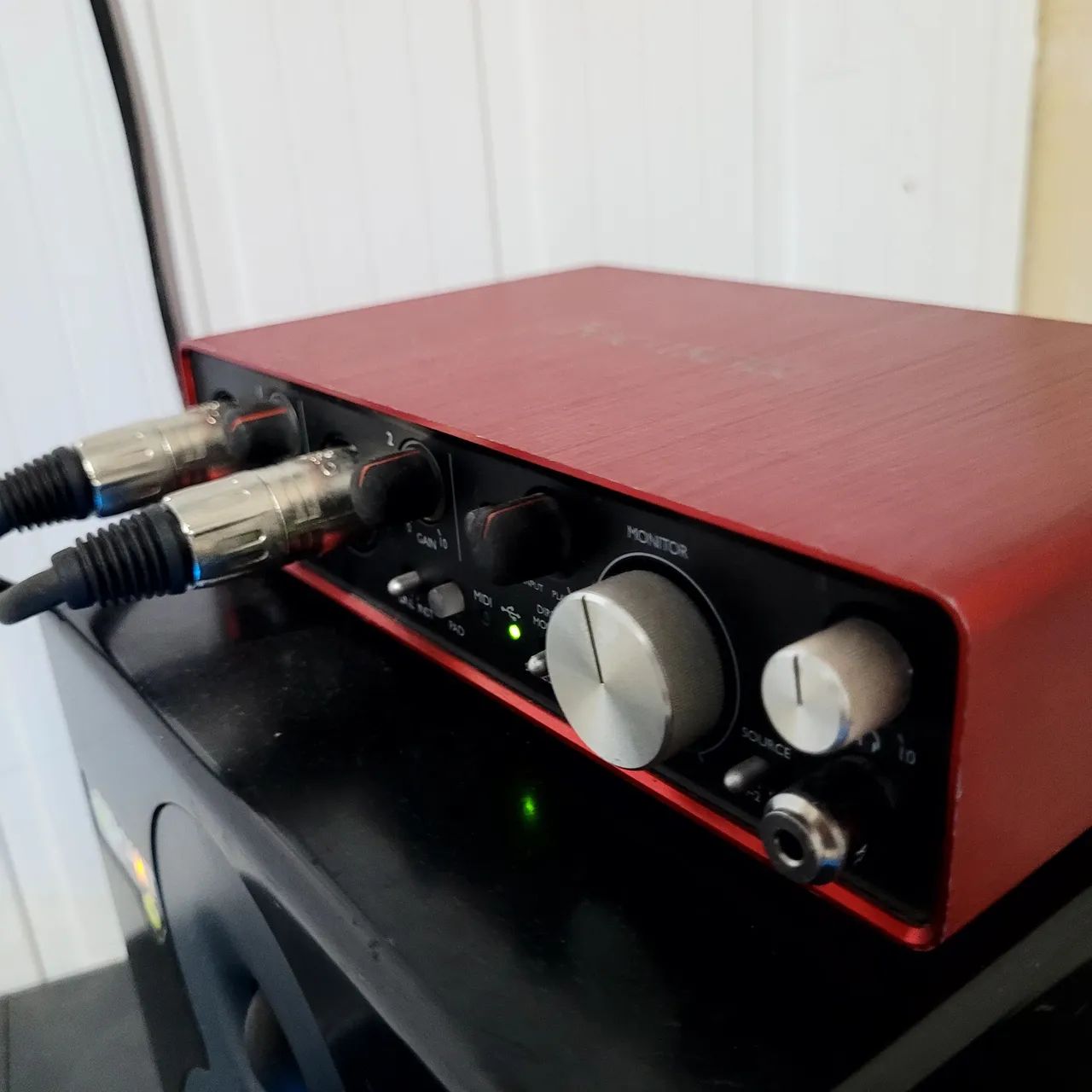 Interface de audio focusrite scarlett 2i4 - Foto 2