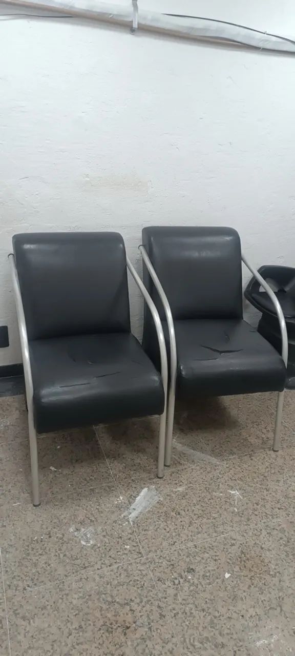 2 poltronas semi novas 