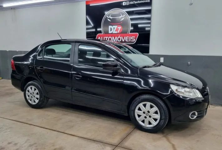Volkswagen Voyage VOYAGE 1.0/1.0 City Mi Total Flex 8V 4p 2013