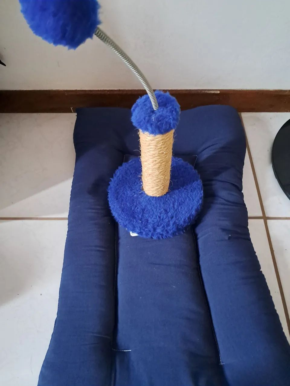 Caminha e arranhador para gato