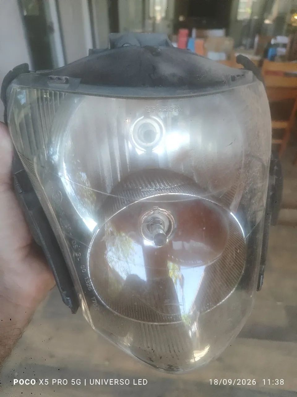 Farol da CB 600 Hornet Original.