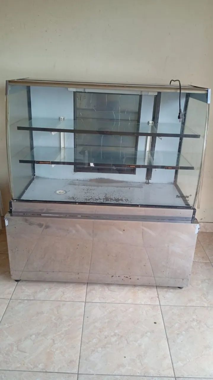 Balcão natural com lâmpada funcionando normalmente 