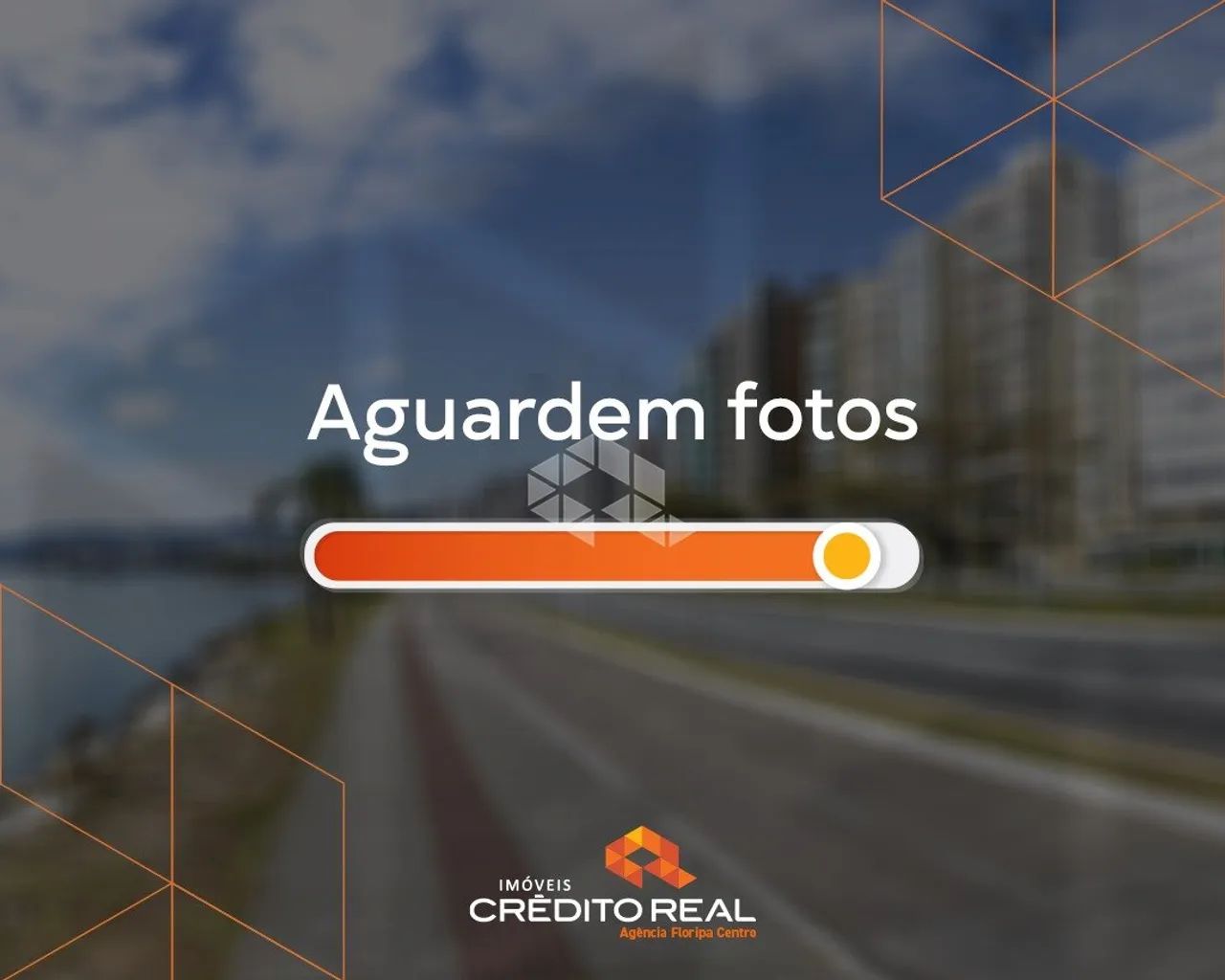 APARTAMENTO MOBILIADO COM 3 QUARTOS SENDO 1 SUÍTE À VENDA NO CENTRO DE FLORIANÓPOLIS - Foto 2