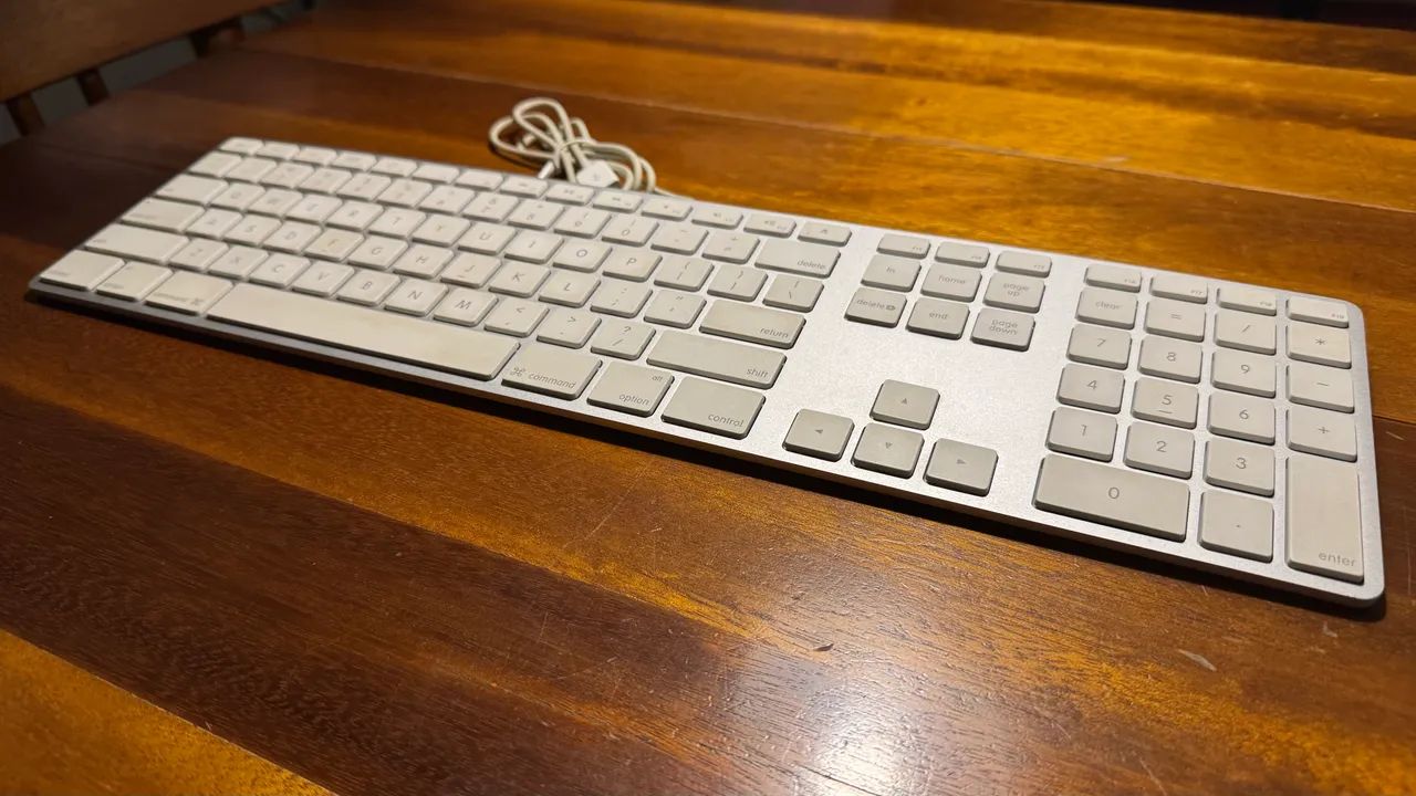 Teclado Apple Com Fio A1243 Original Slim Alumínio **Perfeito - Foto 2