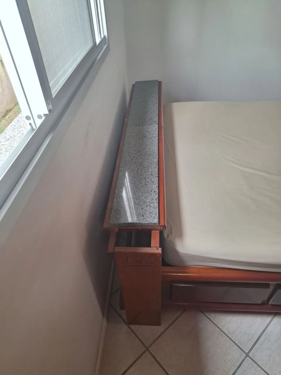 Cama de casal em mogno. - Foto 2