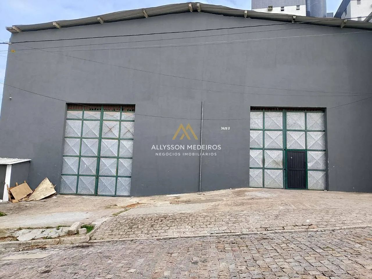 Galpão para alugar 500 m² - Candelária - Natal/RN