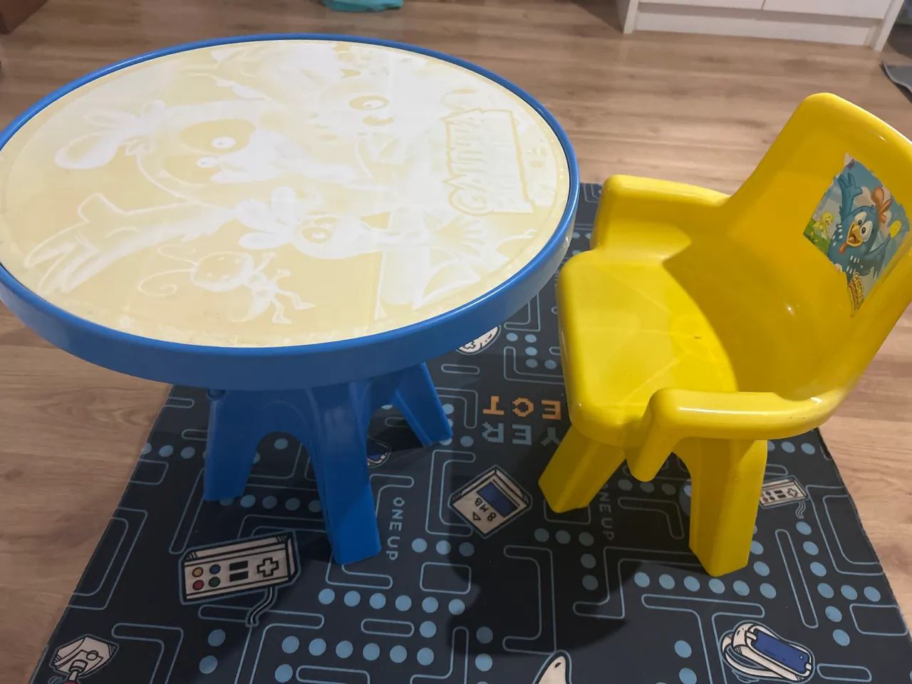 Mesa infantil (mesinha)65568167896322125
