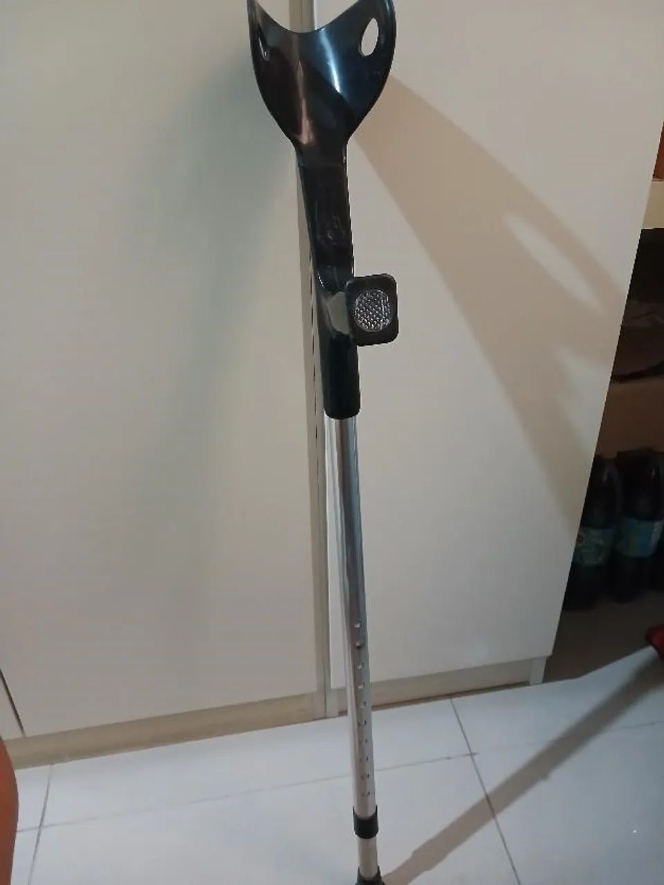 muleta com apoio de braço e ajuste da altura