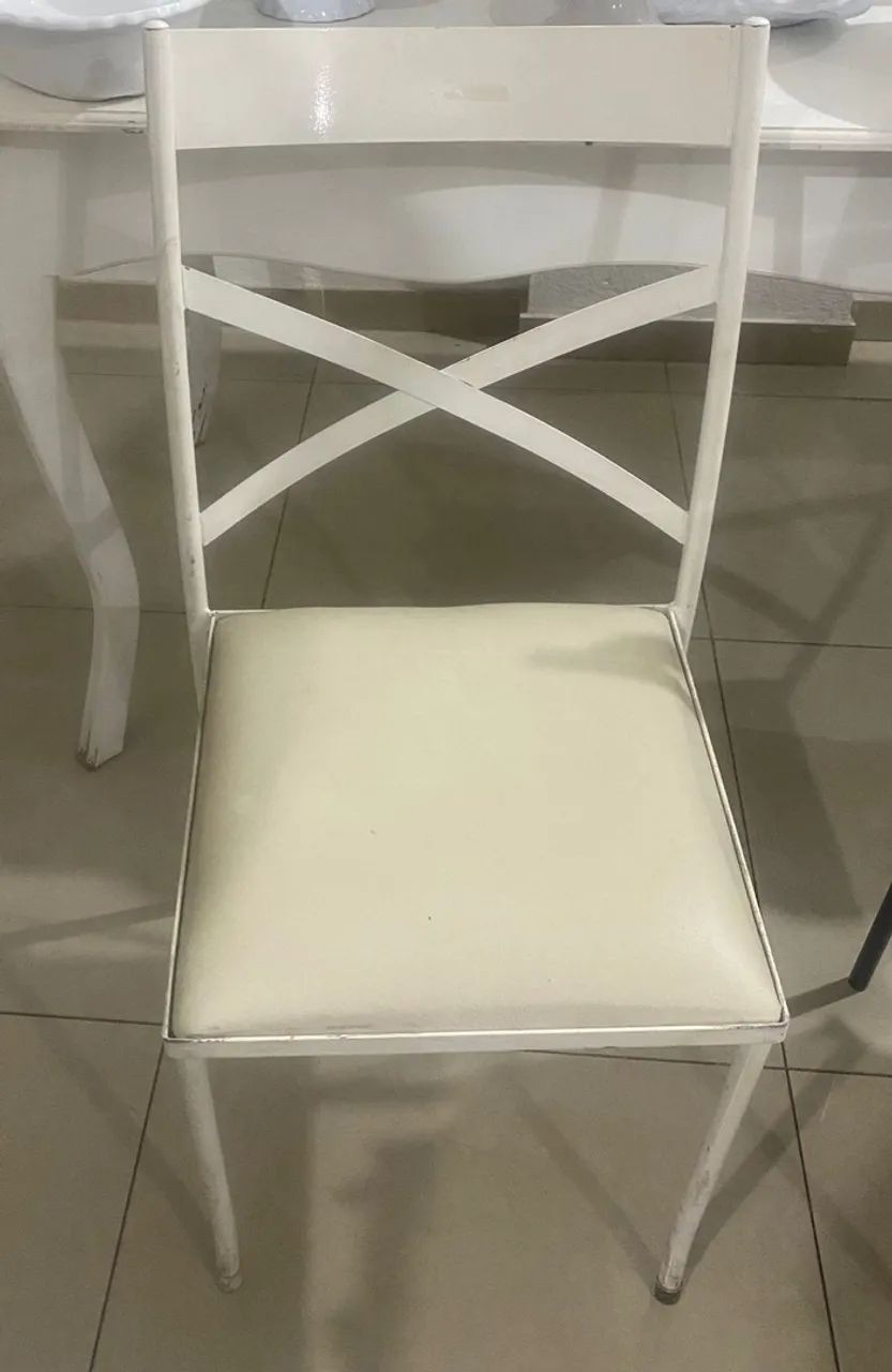 Cadeira de ferro branca 
