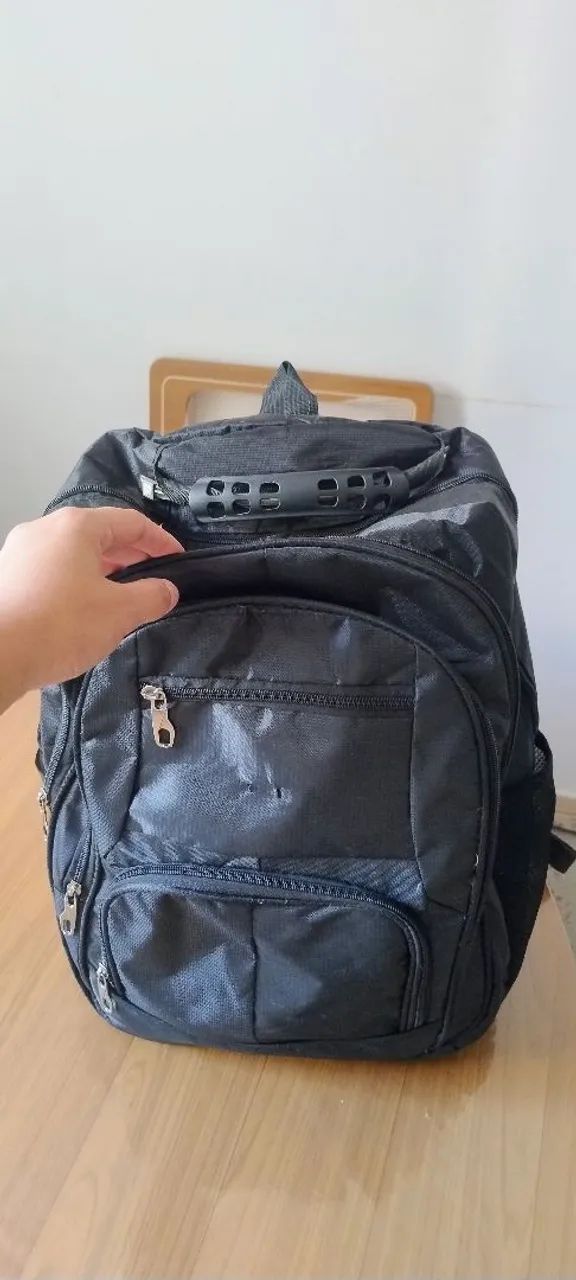 Mochila Preta espaços para notebook 