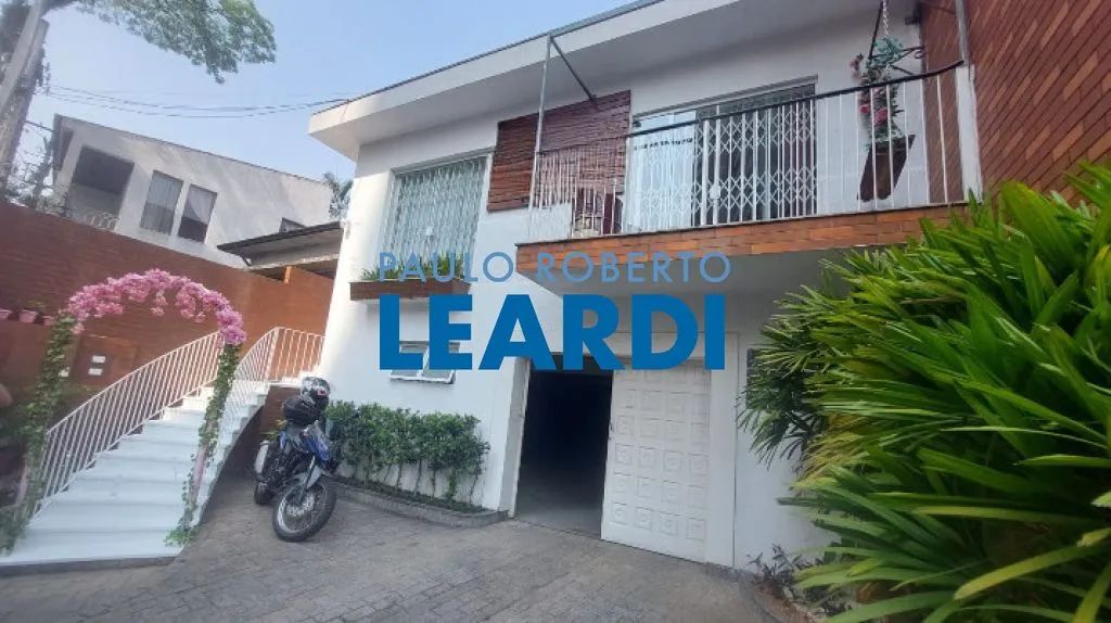 CASA ASSOBRADADA - CENTRO - SP