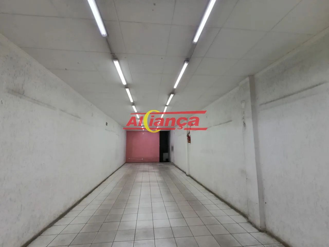 SALÃO COMERCIAL COM 60M² À LOCAÇÃO NO VILA FLORIDA