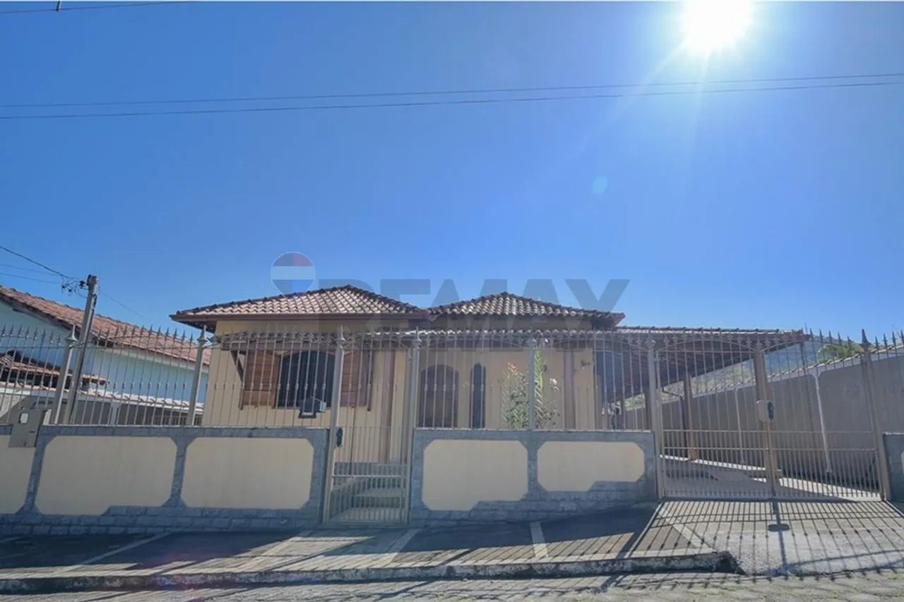 Casa em Simão Pereira MG