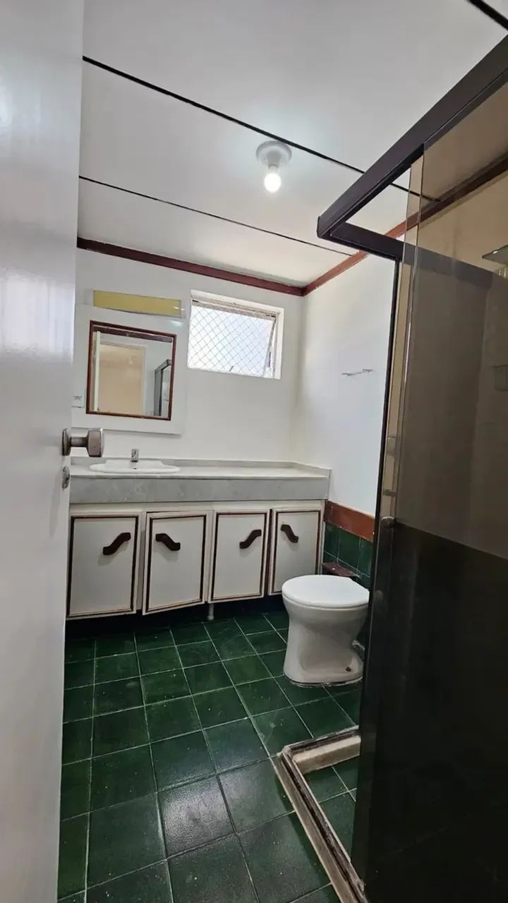 Vendo apartamento com três quartos na melhor localização do Caminho  das Árvores. - Foto 11
