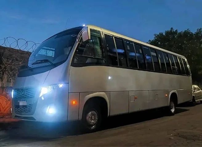 Micro ônibus volare dw9 33 lugares 2011