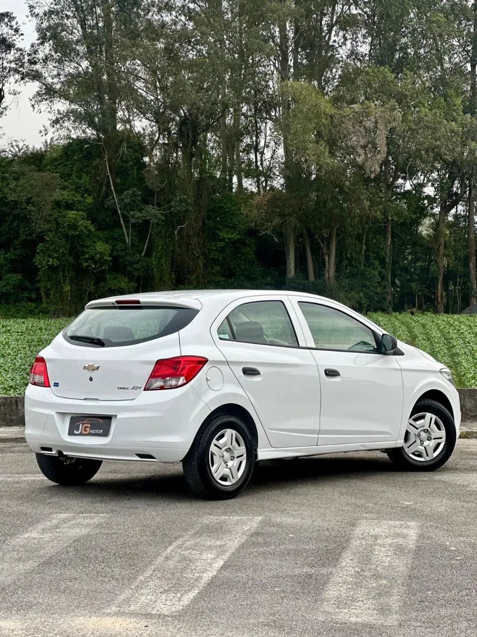 Chevrolet Onix JOY Hatch 1.0 8V Flex Mec. 4P 2017 - Foto 4