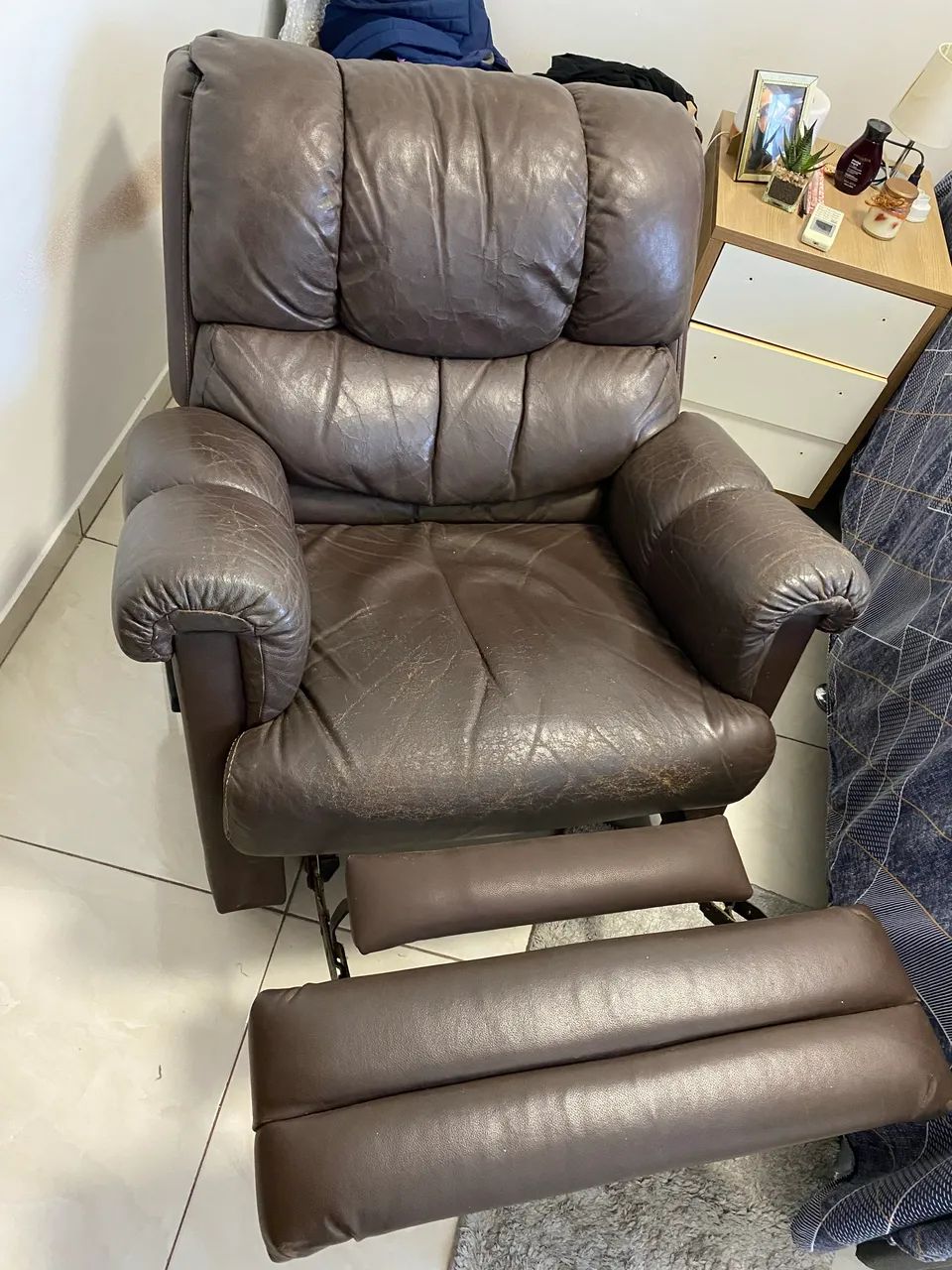Poltrona Reclinável em Couro - Conforto e Qualidade - Foto 2