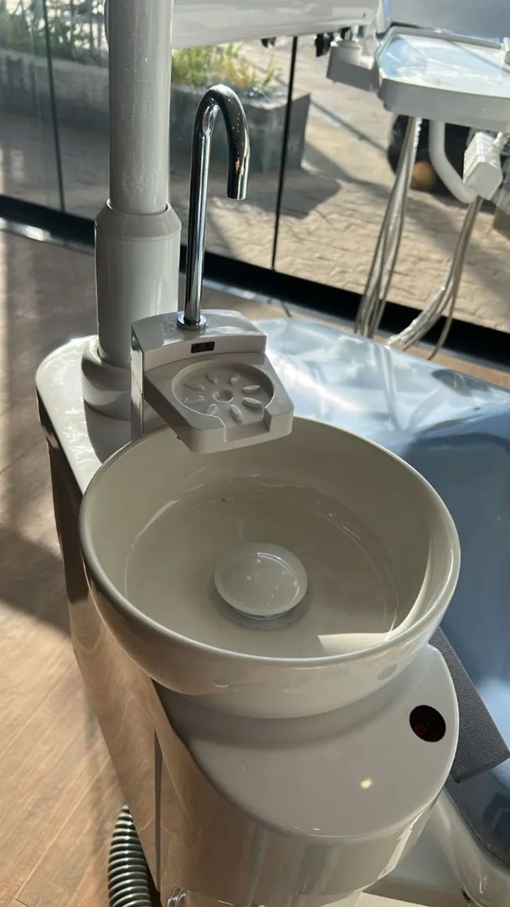 CONSULTORIO ODONTO - CADEIRA ODONTO - ESCOLHE A COR - ULTRASSOM - BOMBA A VACUO INCLUSO - Foto 2