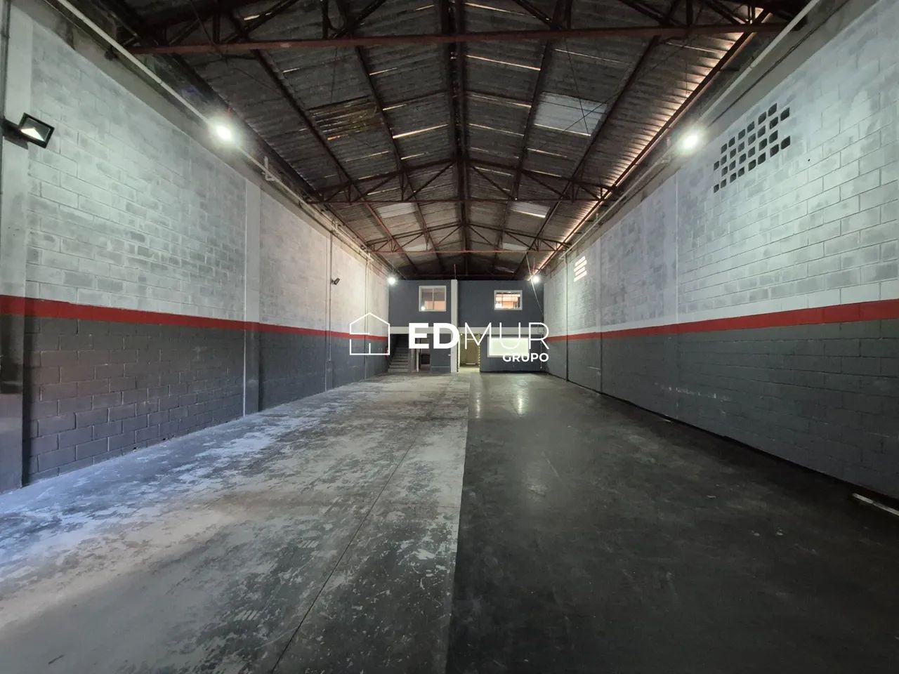 GALPÃO para ALUGUEL com 410m² no bairro Utinga com 0 quartos e 4 vagas. Santo André, SP - Foto 4