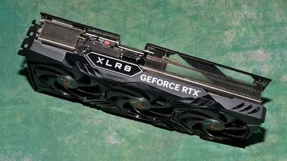 RTX 4070 TI PNY XLR8  - Foto 2