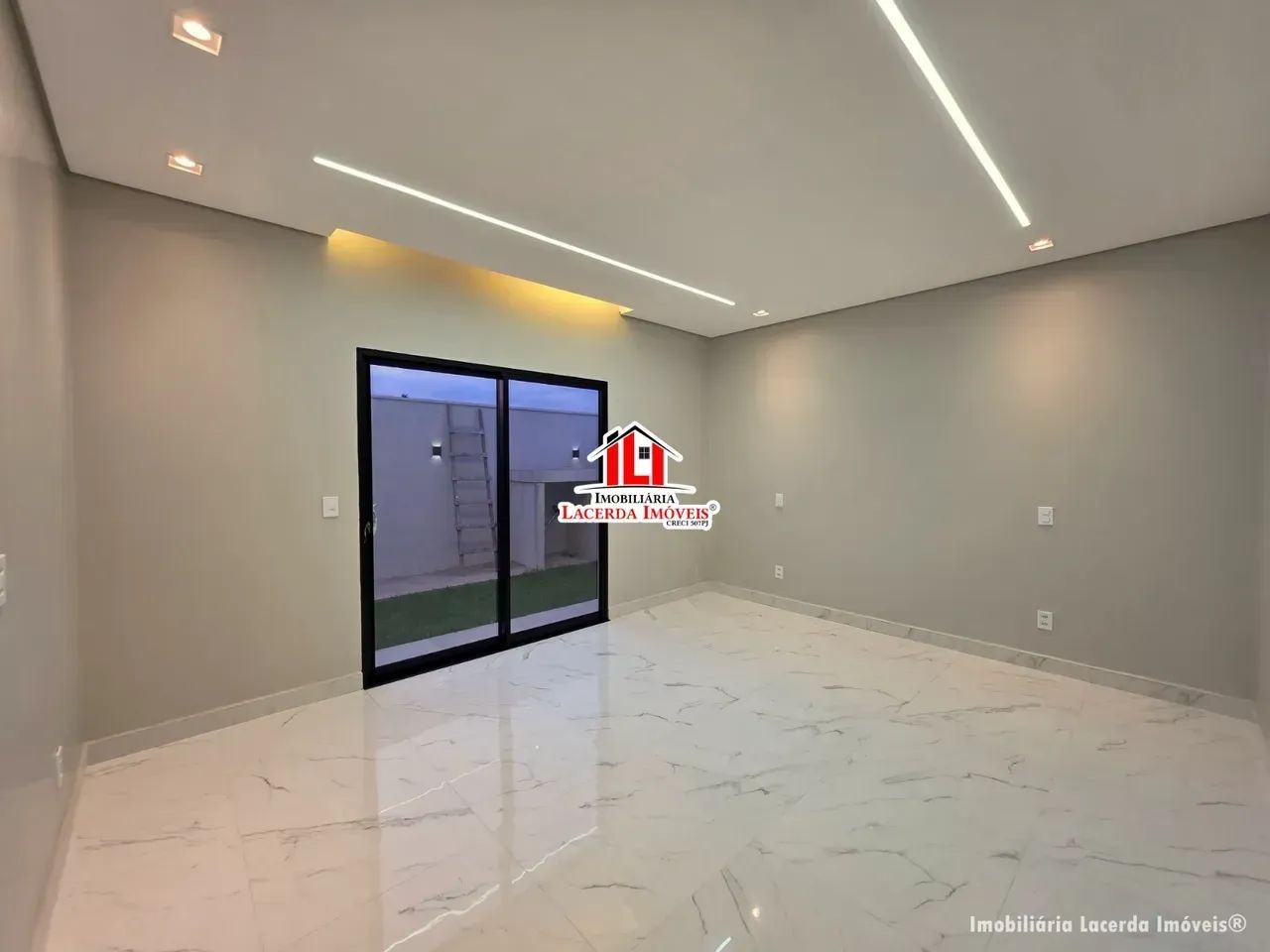 Casa Térrea no Passaredo  com 3 Suítes/ Piscina com cascata/ 4 vagas - Foto 2