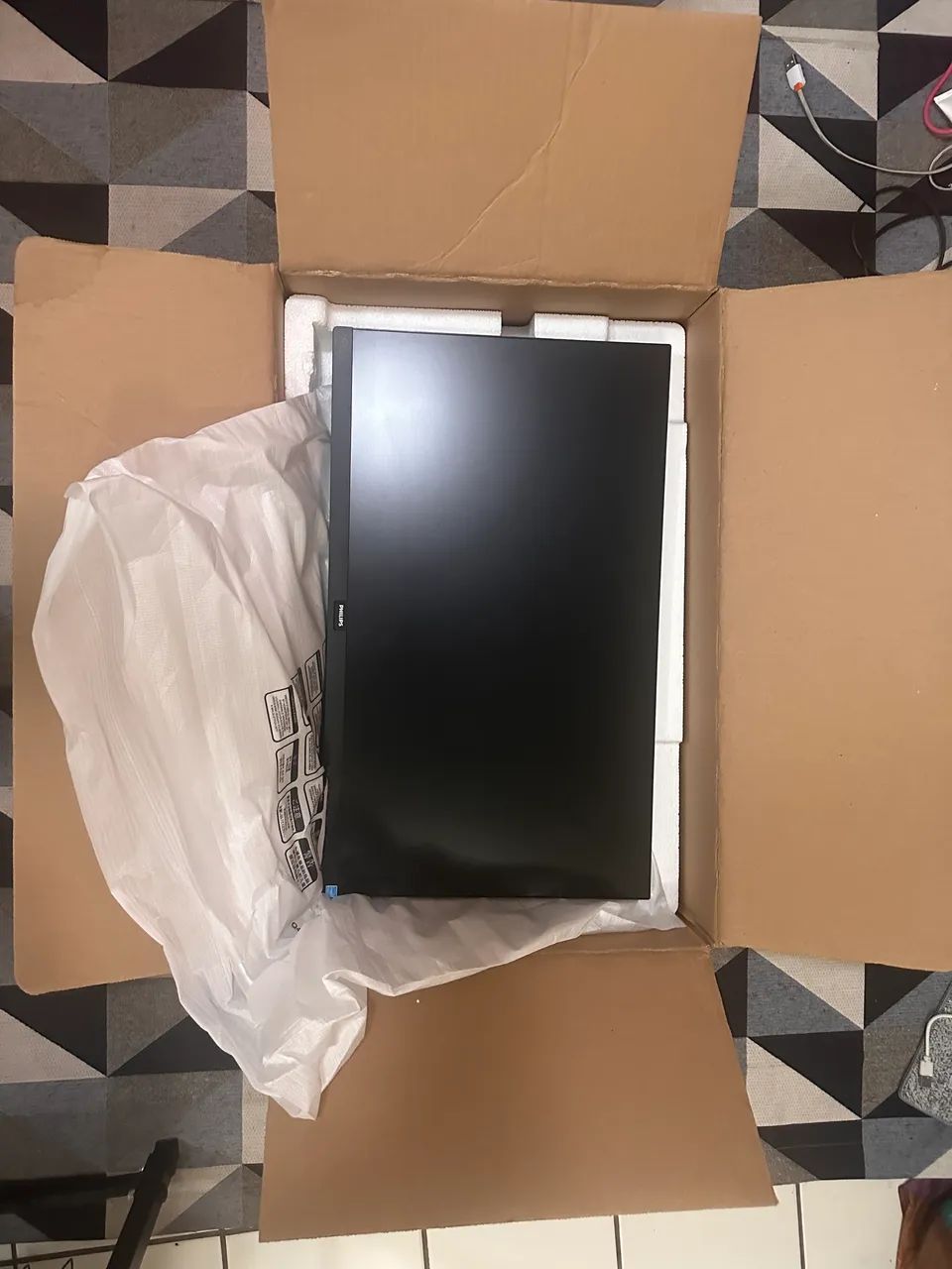 Monitor Philips 24 polegadas IPS com HDMI
