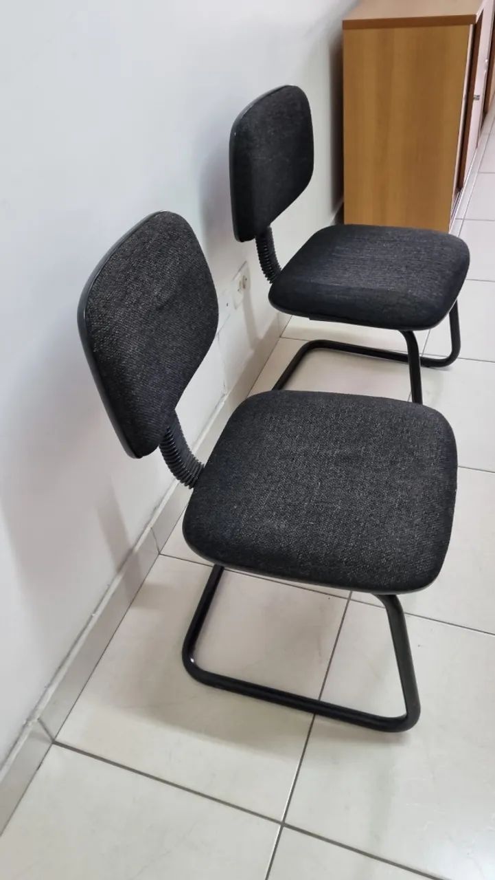 02 cadeiras de recepção